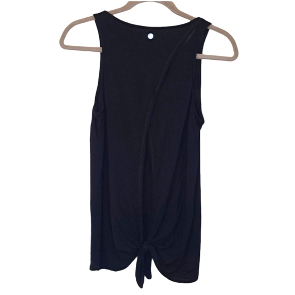Yogalicous Back Wrap Tie Tank Size Medium - Picture 2 of 4